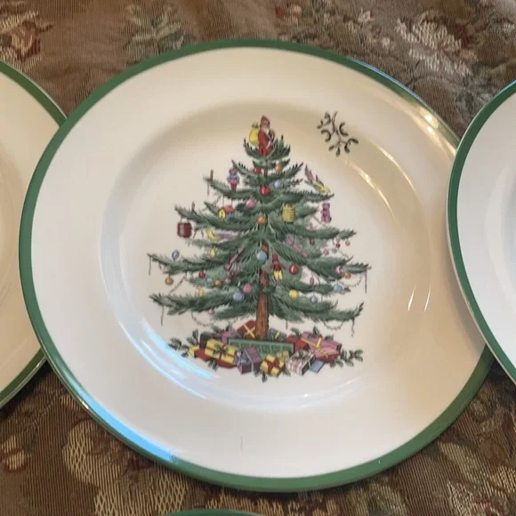 8 Spode Christmas tree dinner & 8 salad plates, 40 dinner & 20 guest towels - Picture 5 of 9